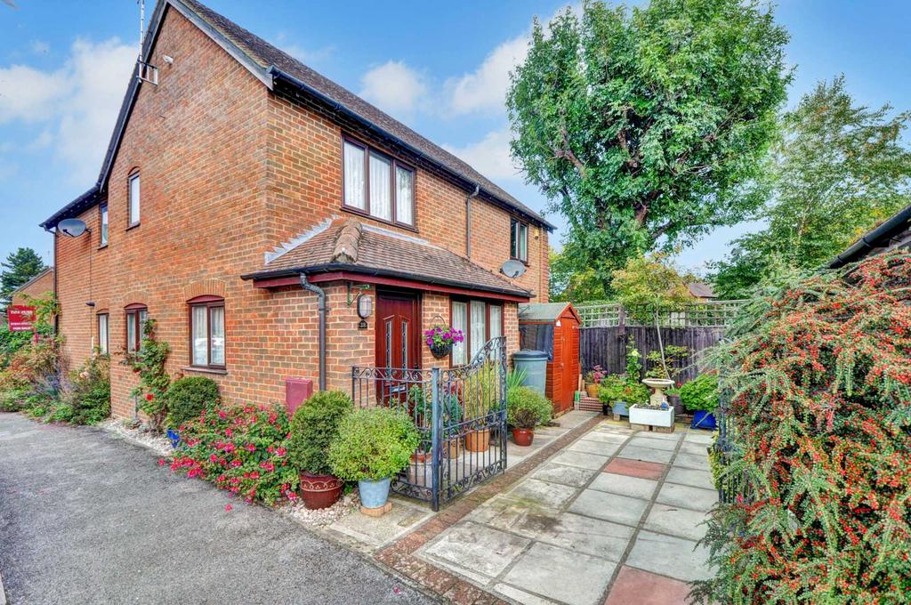 Jasmine Crescent, Princes Risborough... 1 bed house £290,000