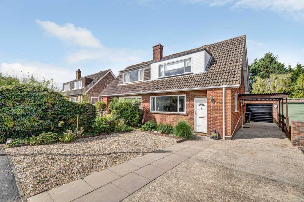 Westmead, Princes Risborough HP27 2 bed semidetached house £450,000