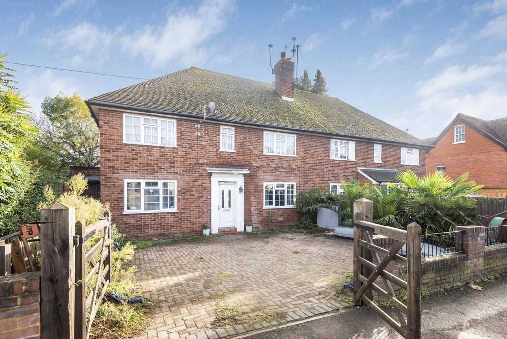 Newtown Road, Marlow SL7 2 bed apartment £380,000