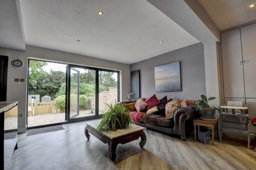 Seymour Park Road, Marlow SL7 3 bed semidetached house £725,000