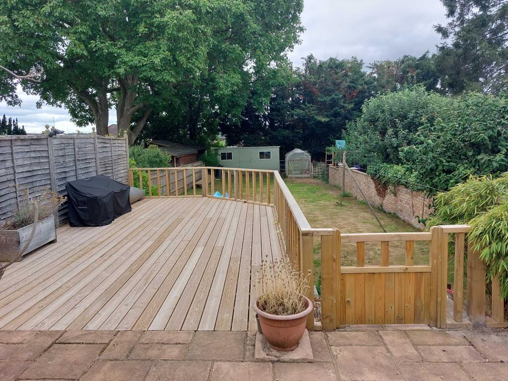 Seymour Park Road, Marlow SL7 3 bed semidetached house £725,000