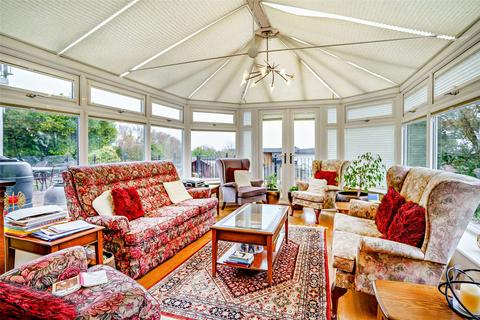 6 bedroom detached house for sale - Druidstone Road, Old St. Mellons, Cardiff, CF3