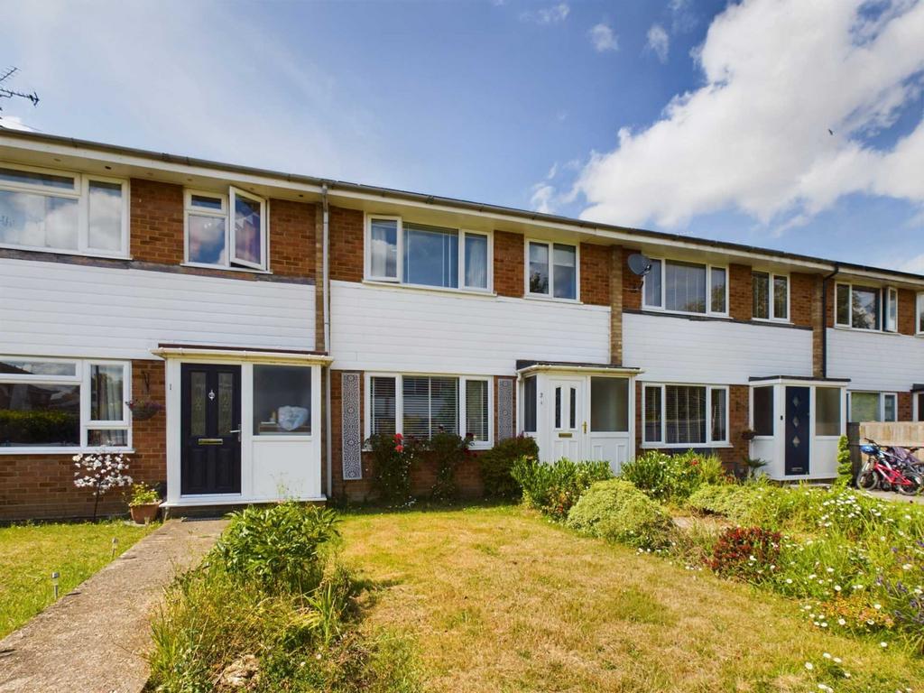 Mere Close, Marlow SL7 3 bed terraced house for sale £500,000