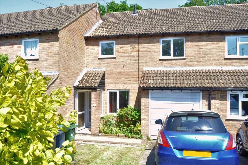 Stapleton Close, Marlow SL7 3 bed terraced house for sale £500,000