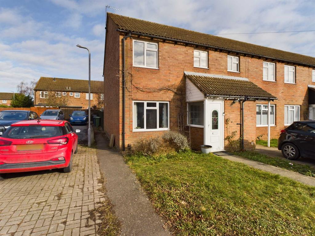 Jerome Close, Marlow SL7 3 bed end of terrace house for sale £425,000