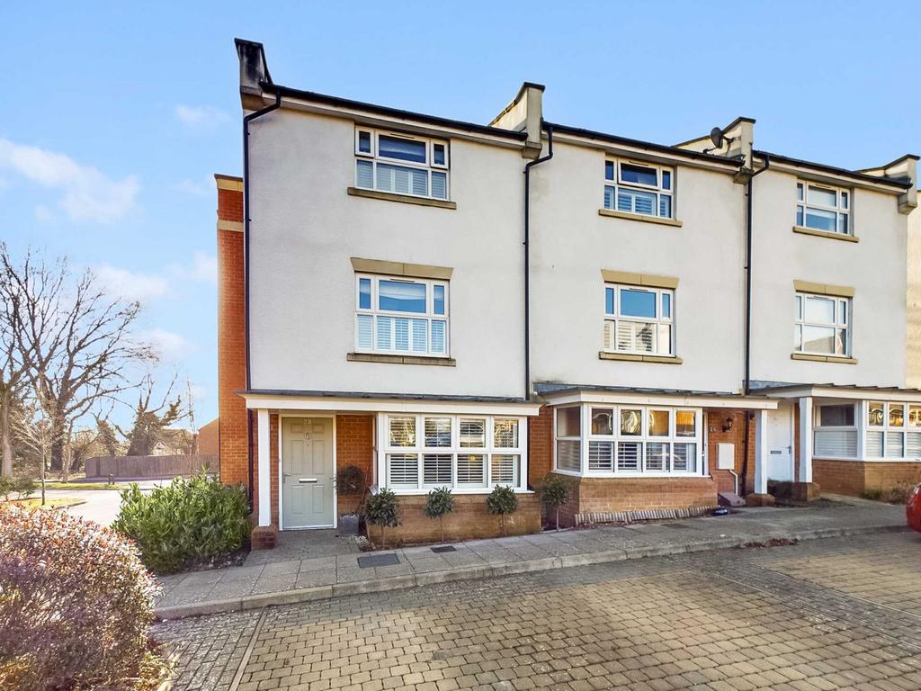 Clayton Road, High HP14 4 bed end of terrace house for sale £