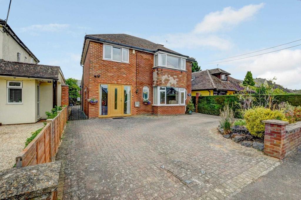 Marlow Road, High HP14 3 bed detached house for sale £600,000