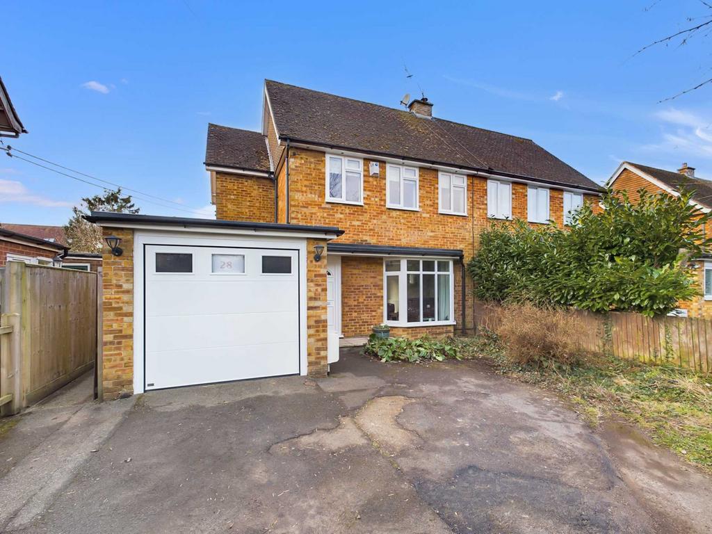 Marlow Road, High HP14 3 bed semidetached house for sale £