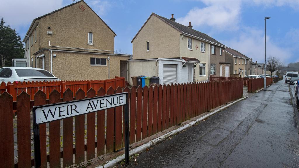 Weir Avenue, Barrhead G78 3 bed semidetached villa £170,000