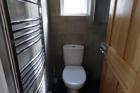 5 bedroom house share to rent, Kings Road, Kingston upon Thames, KT2 5JB