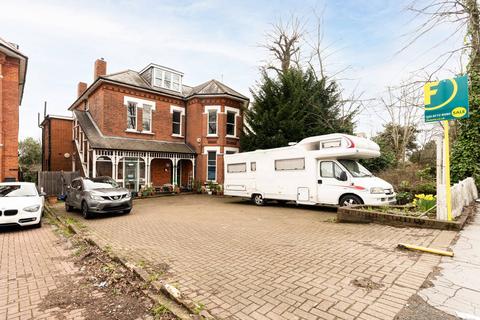 84 Beulah Hill, London, SE19 3EW