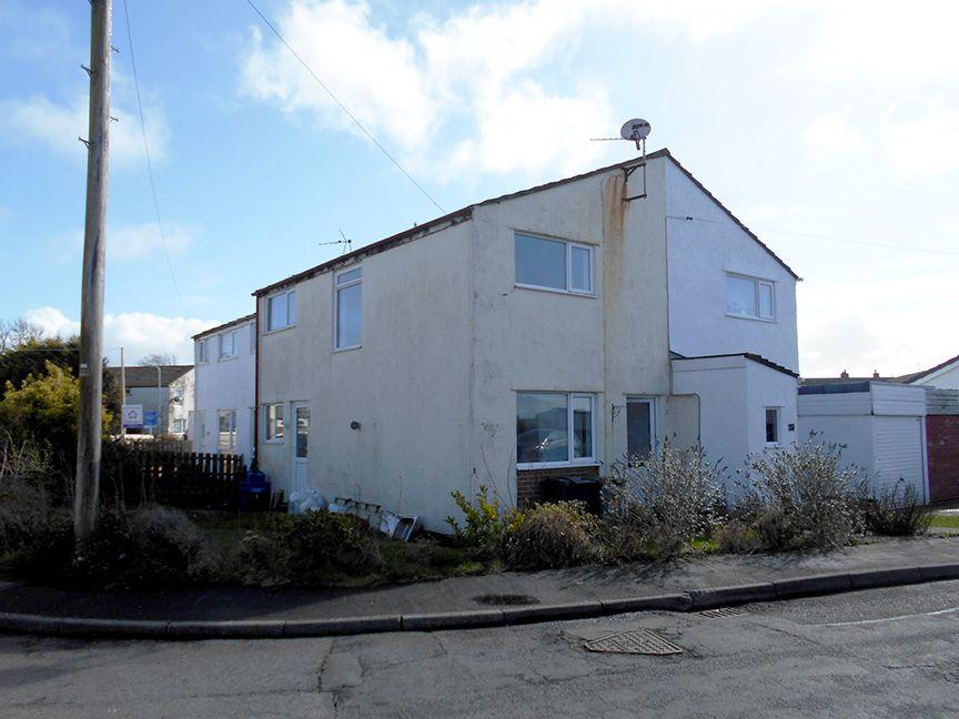 Tyn Rhos Estate, Gaerwen 3 bed terraced house £750 pcm (£173 pw)