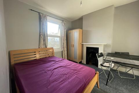 1 bedroom terraced house to rent - Branscombe Street, Lewisham SE13 7AY