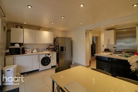 3 bedroom terraced house for sale - Woodward Road, Dagenham