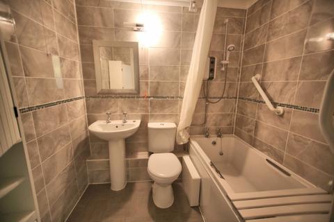 1 bedroom flat for sale - Park Lane Poynton SK12 1RL