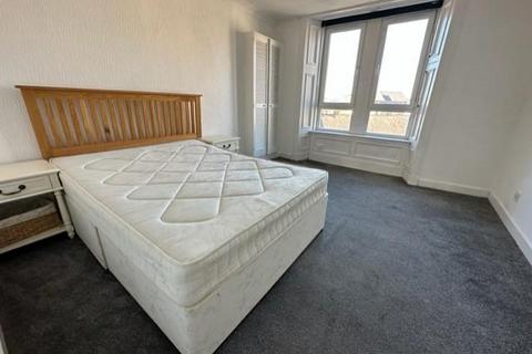 2 bedroom flat to rent, Park Avenue, Stobswell, Dundee, DD4