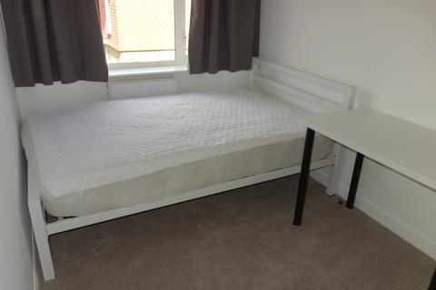 6 bedroom house to rent, Howard Road, Surbiton, KT5 8SA