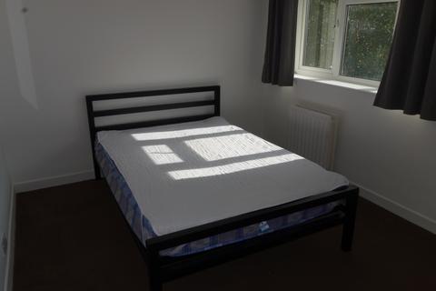 6 bedroom house to rent, Howard Road, Surbiton, KT5 8SA
