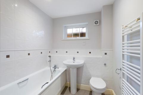 2 bedroom flat to rent, Reading Road, Chineham, Basingstoke, RG24
