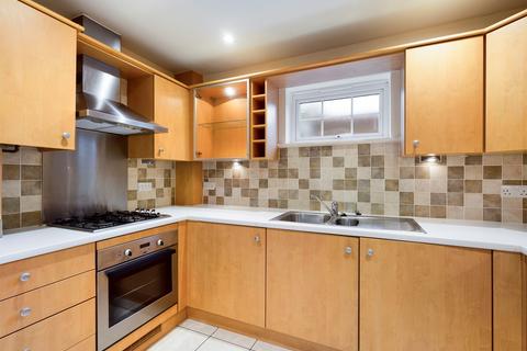 2 bedroom flat to rent, Reading Road, Chineham, Basingstoke, RG24