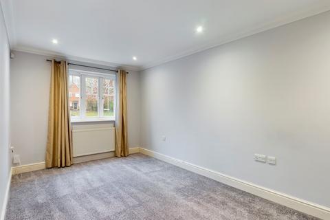 2 bedroom flat to rent, Reading Road, Chineham, Basingstoke, RG24