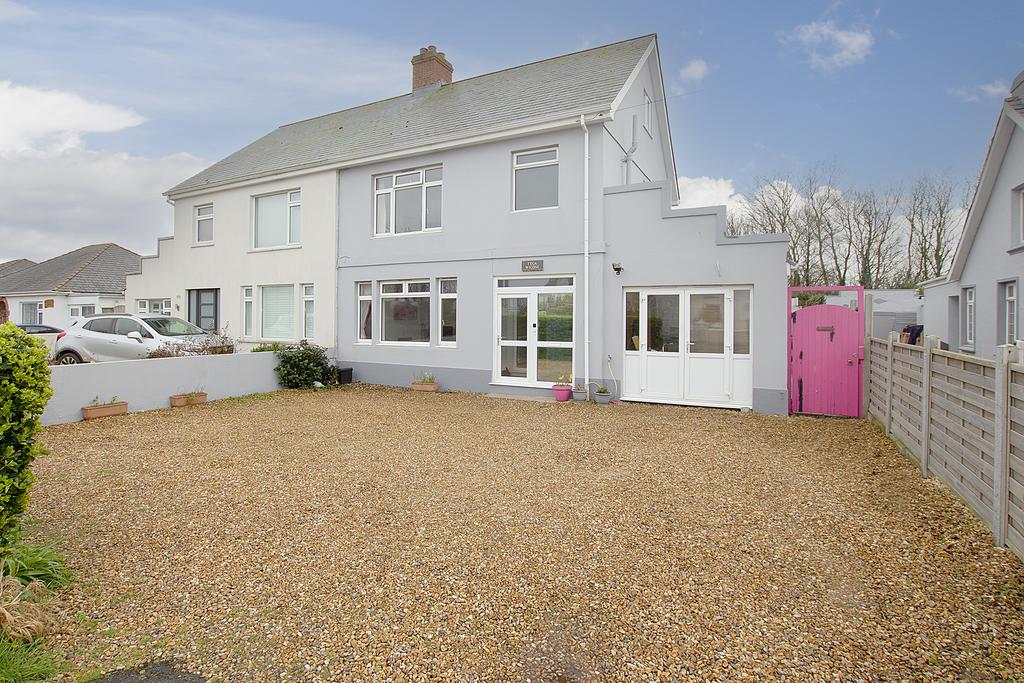 Route de Farras, Forest, Guernsey, GY8 3 bed semidetached house for