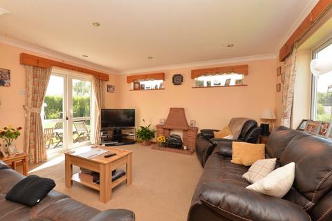 3 bedroom end of terrace house for sale, Oak Road, New Milton, Hampshire, BH25