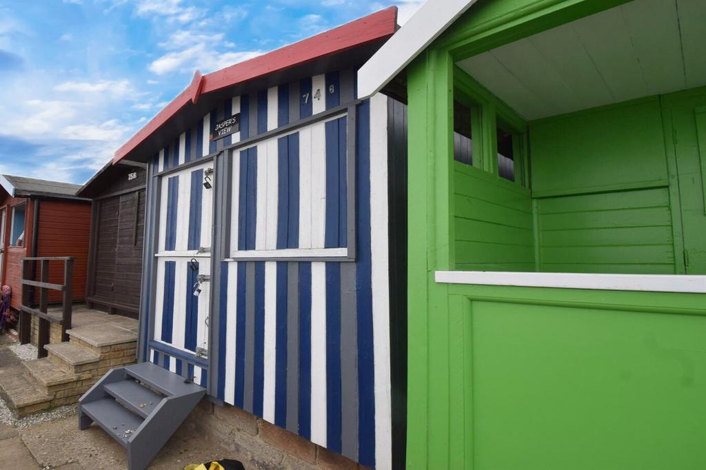 Walton on the naze CO14 Chalet for sale £32,000