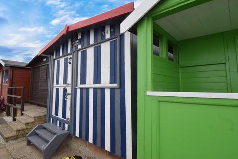 Chalet for sale, Walton on the naze CO14