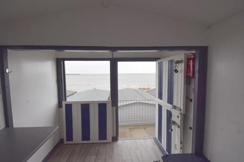 Chalet for sale, Walton on the naze CO14