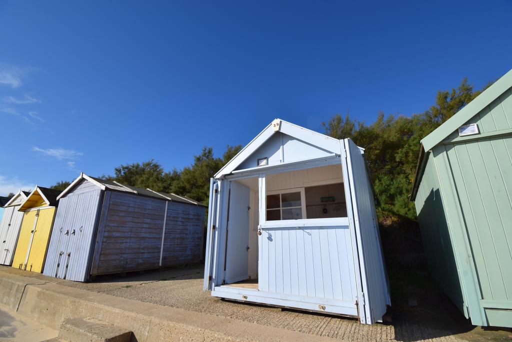 HollandonSea, ClactononSea CO15 Chalet for sale £43,000