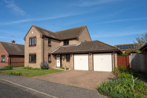 4 Capel Park, Kirby Cross, Frinton-on-sea, CO13 0UA