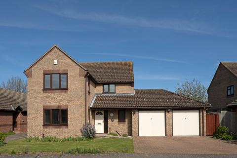 4 Capel Park, Kirby Cross, Frinton-on-sea, CO13 0UA