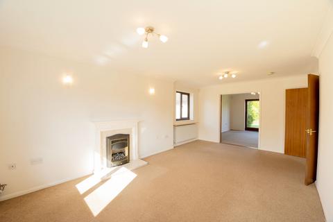 4 Capel Park, Kirby Cross, Frinton-on-sea, CO13 0UA