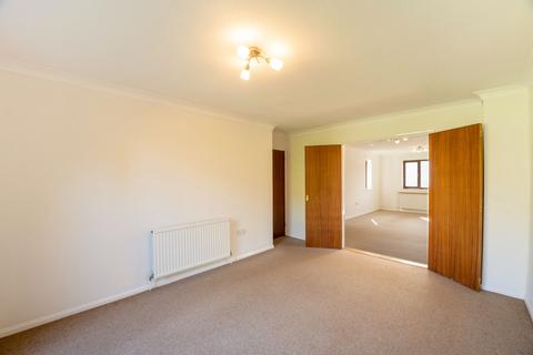 4 Capel Park, Kirby Cross, Frinton-on-sea, CO13 0UA
