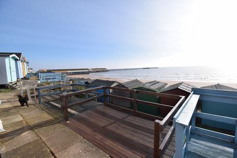 Chalet for sale, Walton on the Naze  CO14
