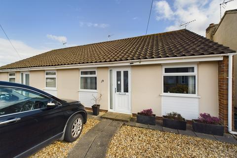 2 bedroom bungalow for sale - St Andrews, Yate, BS37