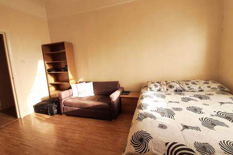 1 bedroom flat to rent, Camden Road, London N7