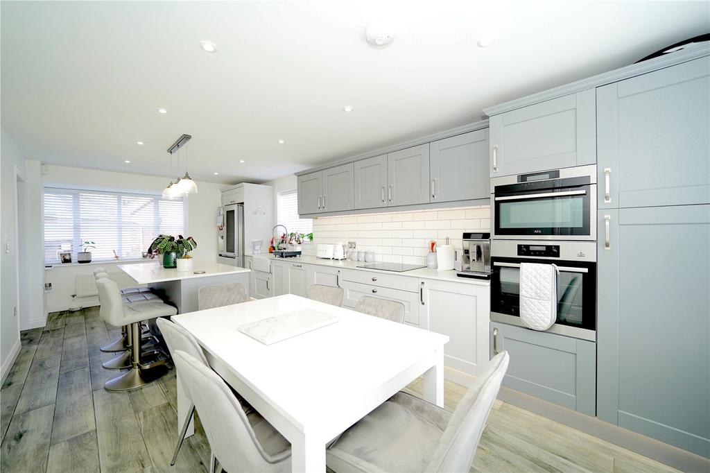 Highgate Drive, Priorslee, Telford... 5 bed detached house £450,000