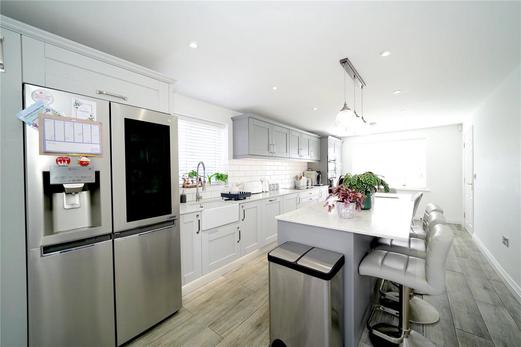Highgate Drive, Priorslee, Telford... 5 bed detached house £450,000
