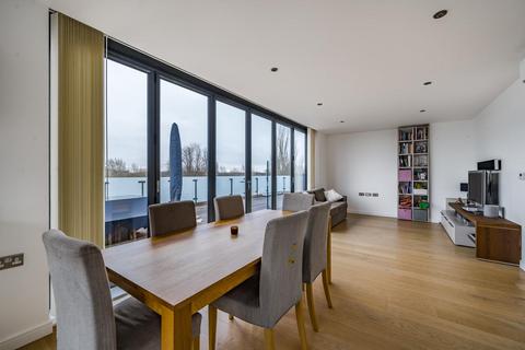 3 bedroom flat for sale - Quebec Way, London
