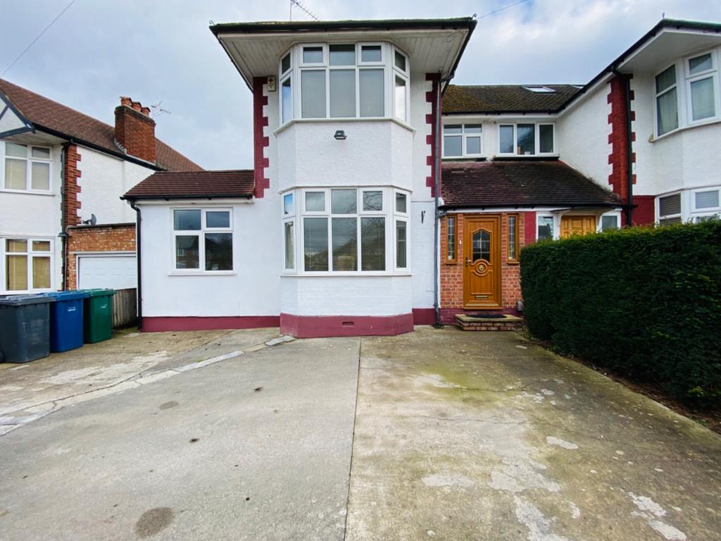 Cranmer Road, Edgware, HA8 8UE 4 bed semidetached house for sale £