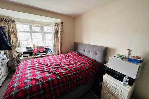 4 bedroom semi-detached house for sale - Alders Close, Edgware HA8