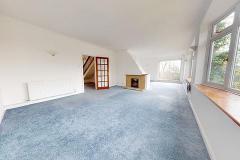 4 bedroom detached house to rent, Woodland Drive, Hove, BN3