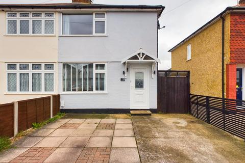 2 bedroom semi-detached house for sale - Jubilee Crescent, Addlestone, Surrey, KT15