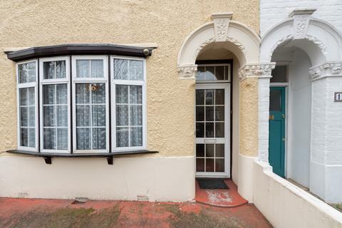 3 bedroom end of terrace house for sale - Lister Road, Leytonstone, London, E11 3DS