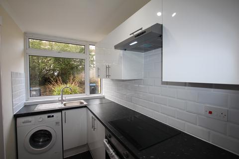 undefined, Alpine Close, Croydon CR0