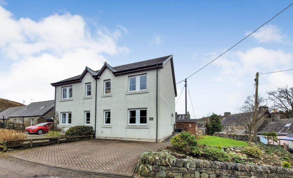 1 Dail Charnaig, Kilmartin, By Lochgilphead, Argyll 3 bed semidetached