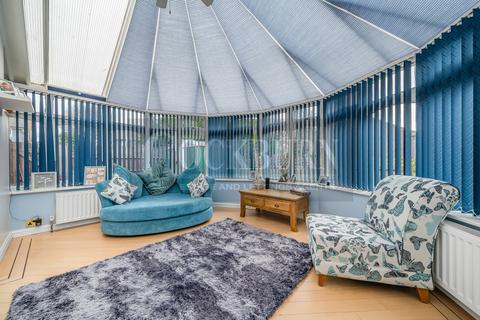 4 bedroom detached house for sale - Rennets Close, London, SE9