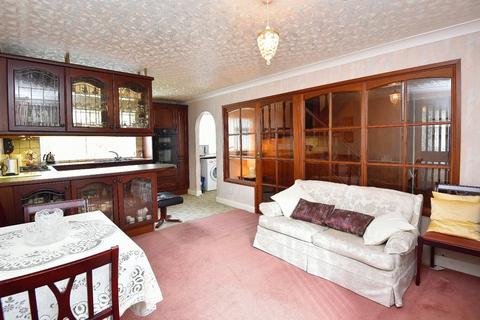 3 bedroom apartment for sale - Rutland Court, Rutland Drive, Harrogate